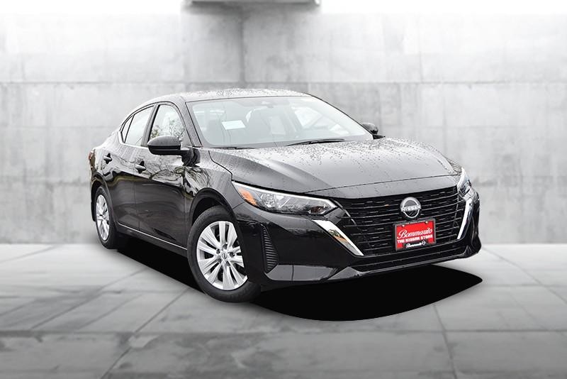 Nissan Sentra Vehicle Image 02