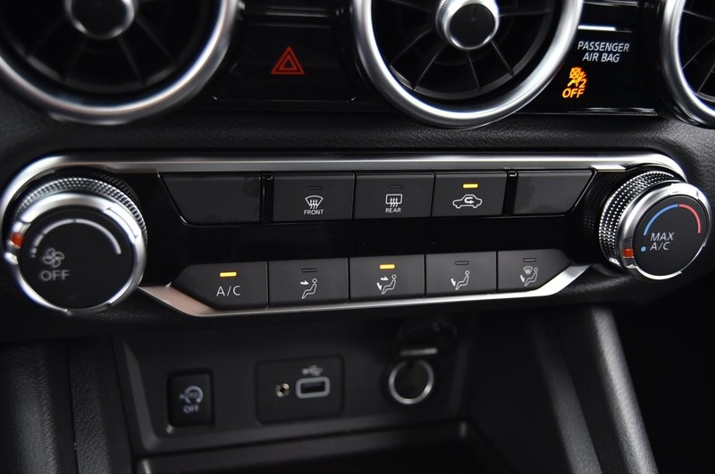 Nissan Sentra Vehicle Image 15