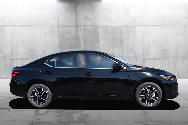 Nissan Sentra Vehicle Image 05