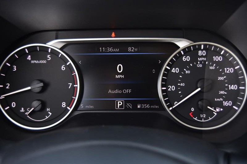 Nissan Sentra Vehicle Image 12