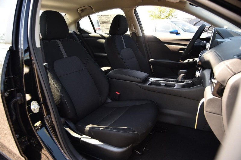 Nissan Sentra Vehicle Image 20
