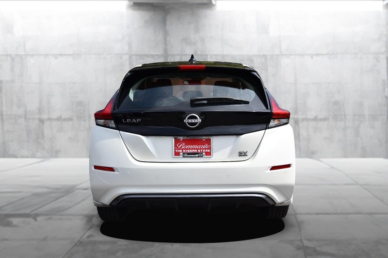 Nissan LEAF Vehicle Image 06