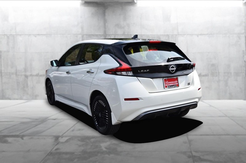 Nissan LEAF Vehicle Image 07