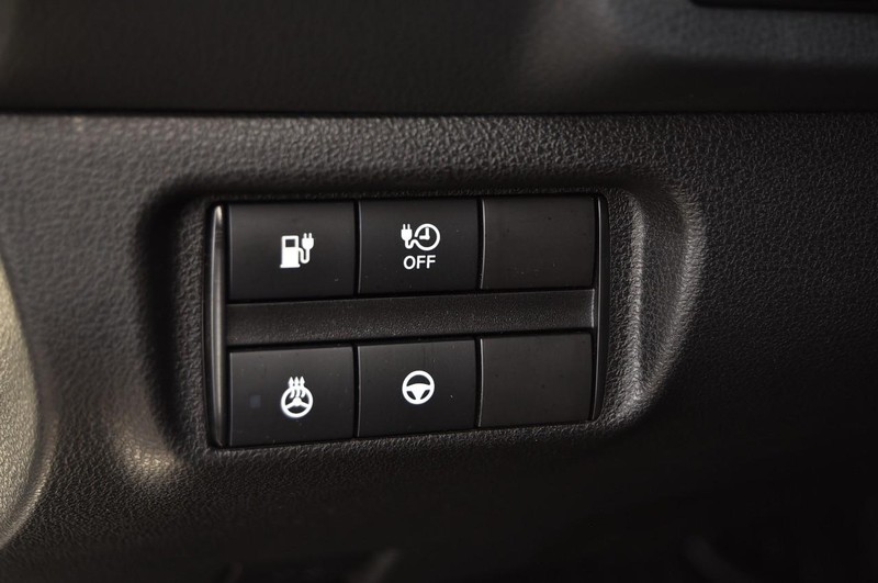 Nissan LEAF Vehicle Image 11