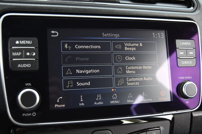 Nissan LEAF Vehicle Image 14