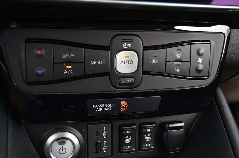 Nissan LEAF Vehicle Image 15