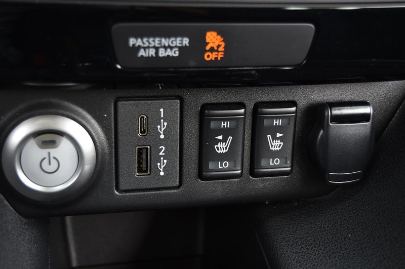 Nissan LEAF Vehicle Image 16