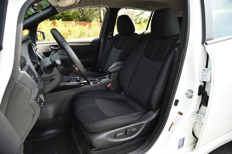 Nissan LEAF Vehicle Image 19