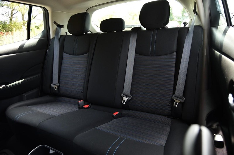 Nissan LEAF Vehicle Image 21
