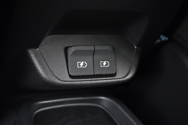 Nissan LEAF Vehicle Image 22