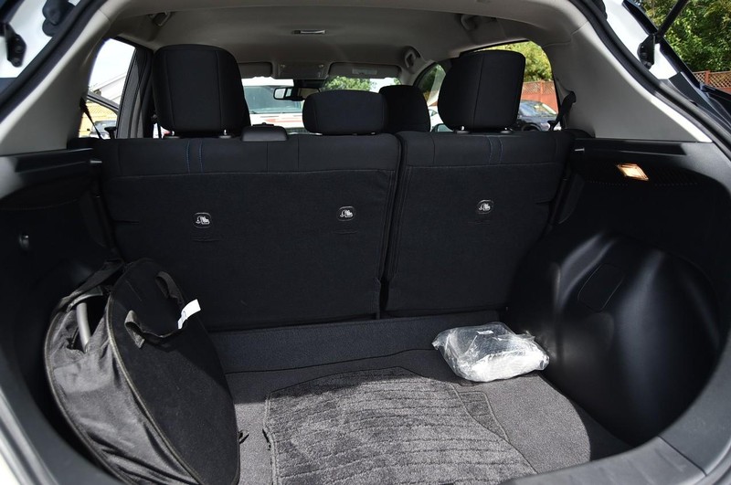 Nissan LEAF Vehicle Image 23