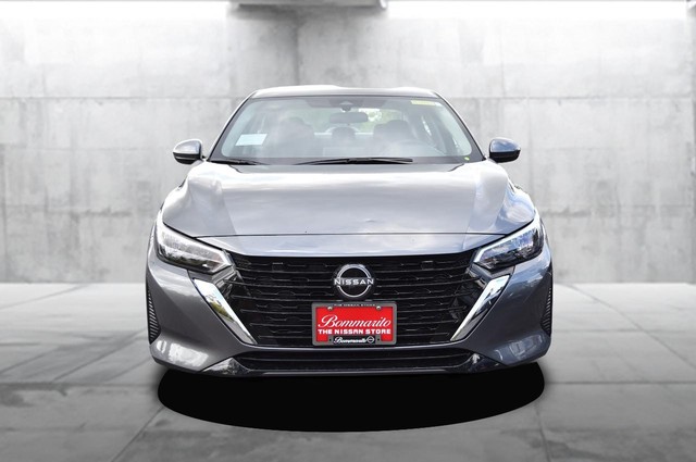 Nissan Sentra Vehicle Image 04