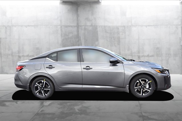 Nissan Sentra Vehicle Image 05