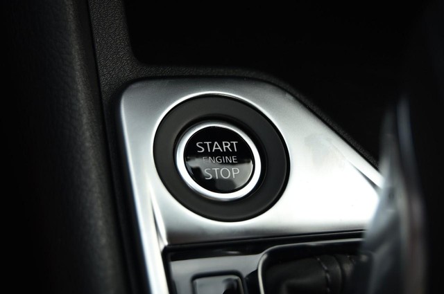 Nissan Sentra Vehicle Image 17