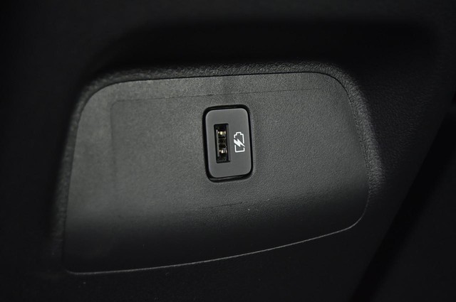 Nissan Sentra Vehicle Image 22