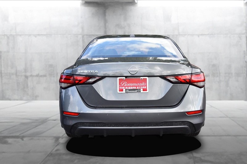 Nissan Sentra Vehicle Image 06