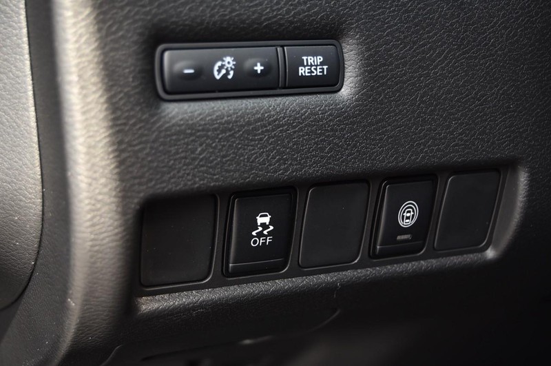 Nissan Murano Vehicle Image 12