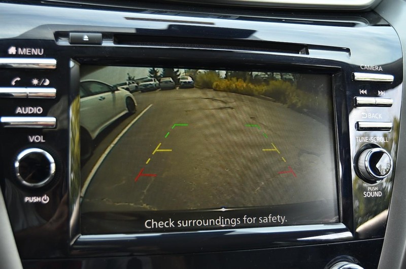 Nissan Murano Vehicle Image 14