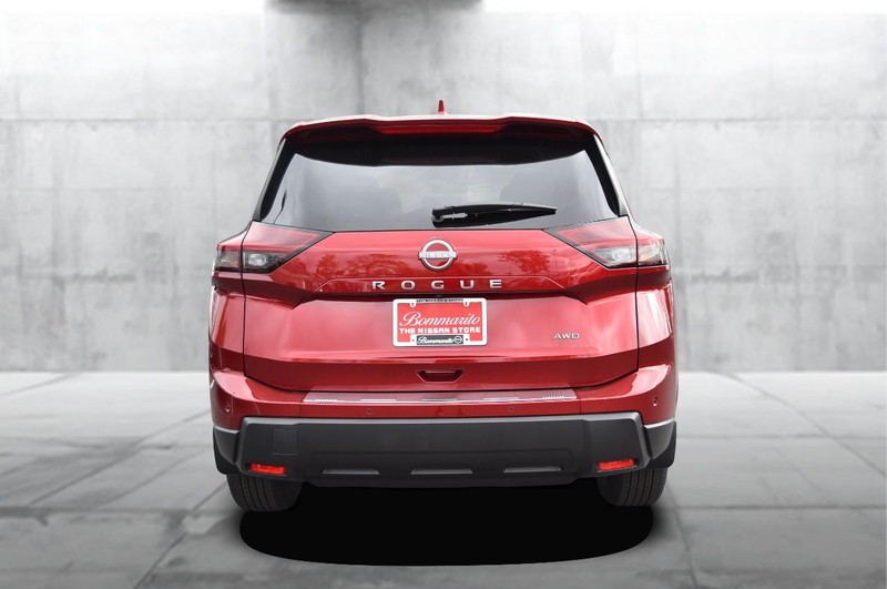 Nissan Rogue Vehicle Image 06