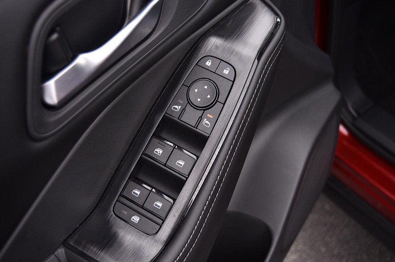 Nissan Rogue Vehicle Image 09