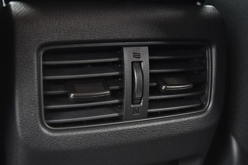 Nissan Rogue Vehicle Image 22