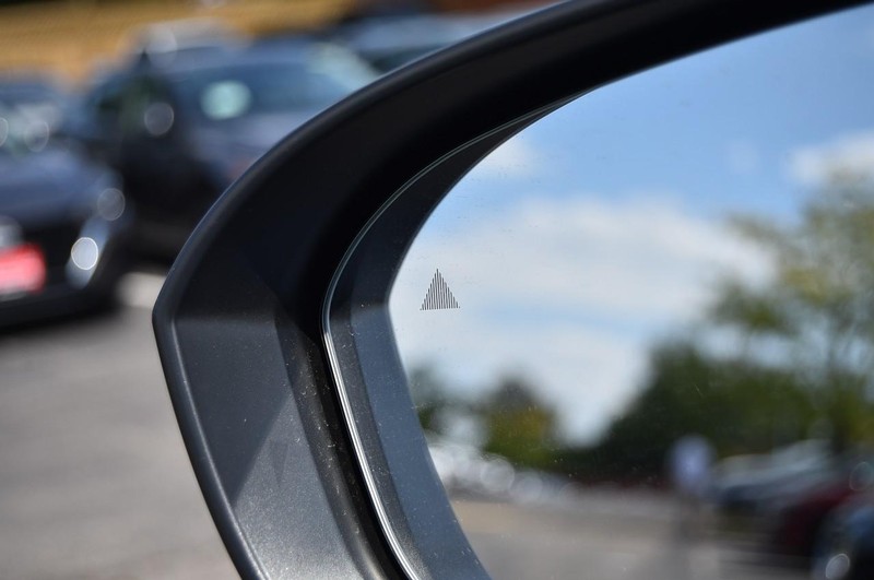 Nissan Rogue Vehicle Image 10