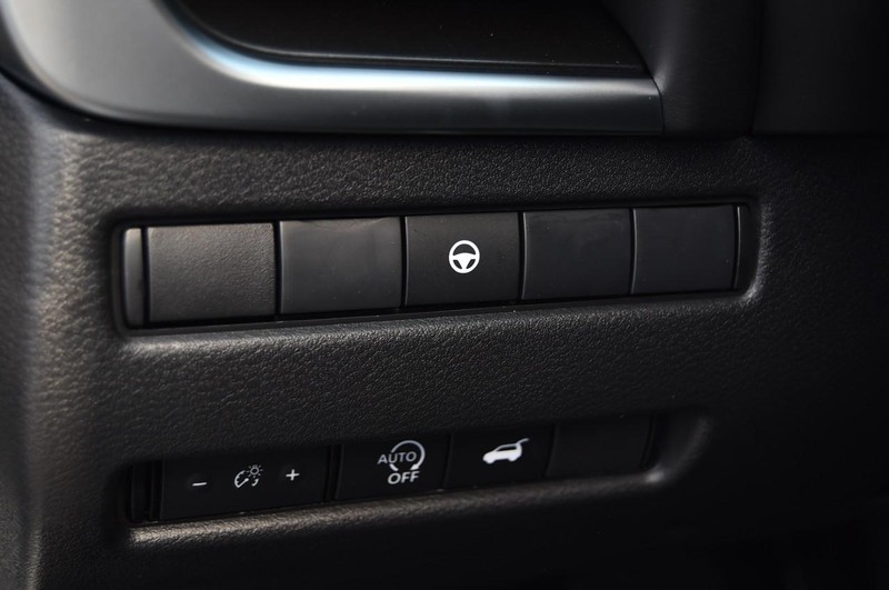 Nissan Rogue Vehicle Image 11