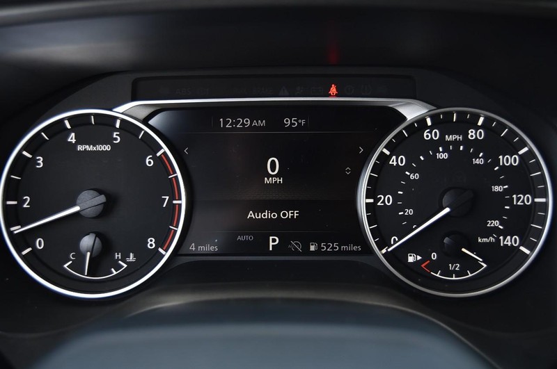 Nissan Rogue Vehicle Image 12