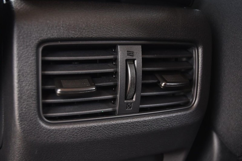 Nissan Rogue Vehicle Image 22