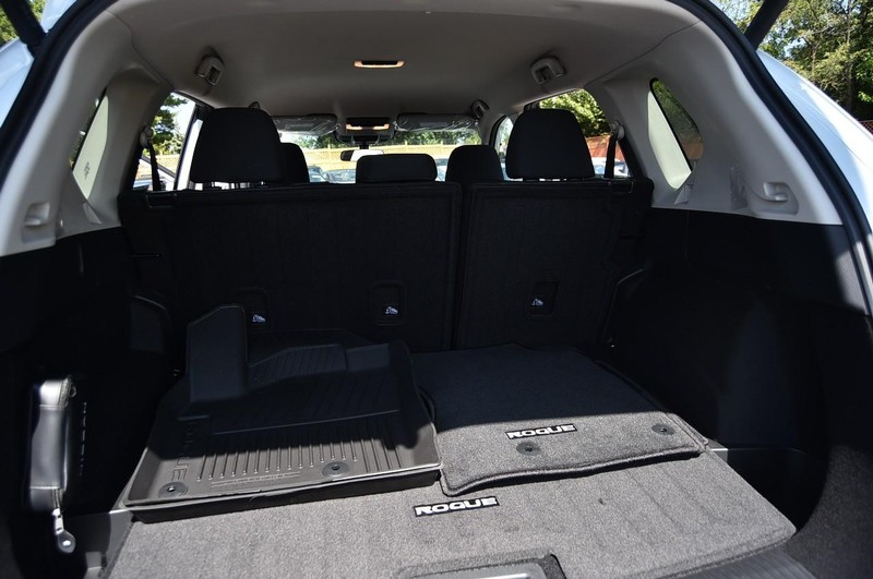 Nissan Rogue Vehicle Image 24