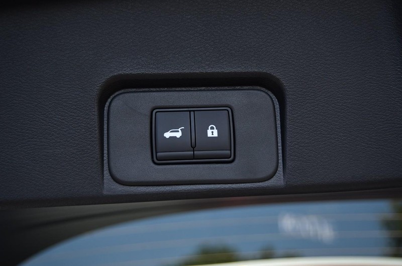 Nissan Rogue Vehicle Image 25
