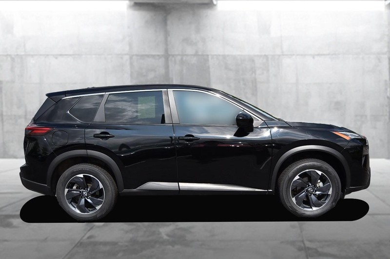 Nissan Rogue Vehicle Image 05