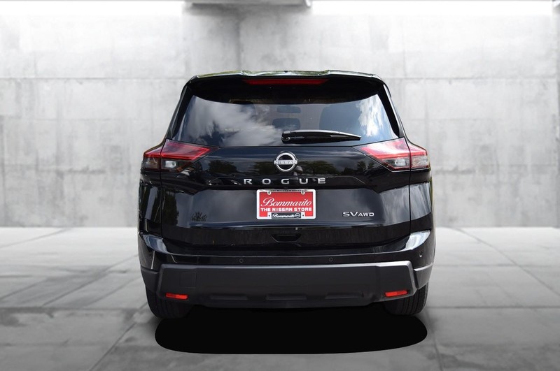 Nissan Rogue Vehicle Image 06