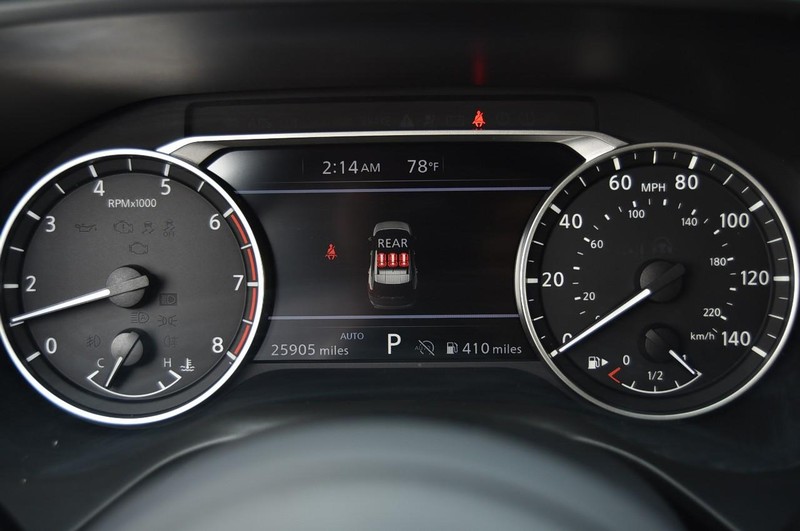 Nissan Rogue Vehicle Image 12