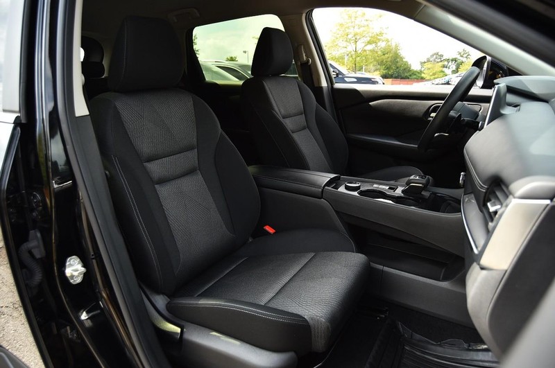 Nissan Rogue Vehicle Image 20
