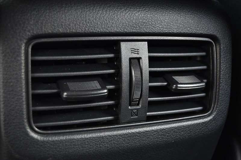 Nissan Rogue Vehicle Image 22