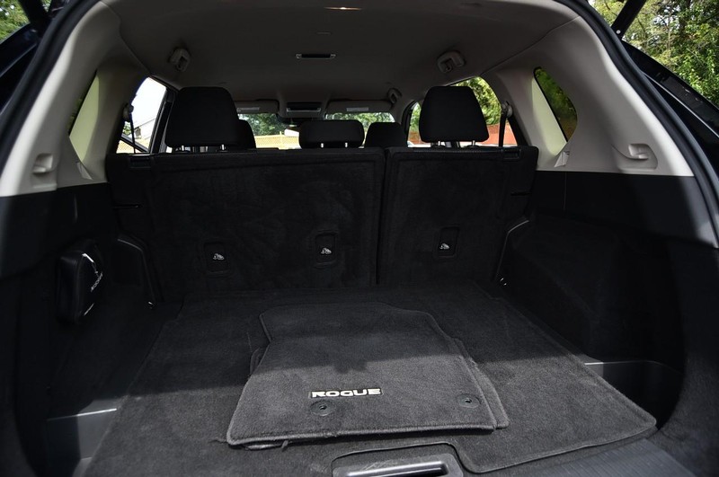 Nissan Rogue Vehicle Image 24