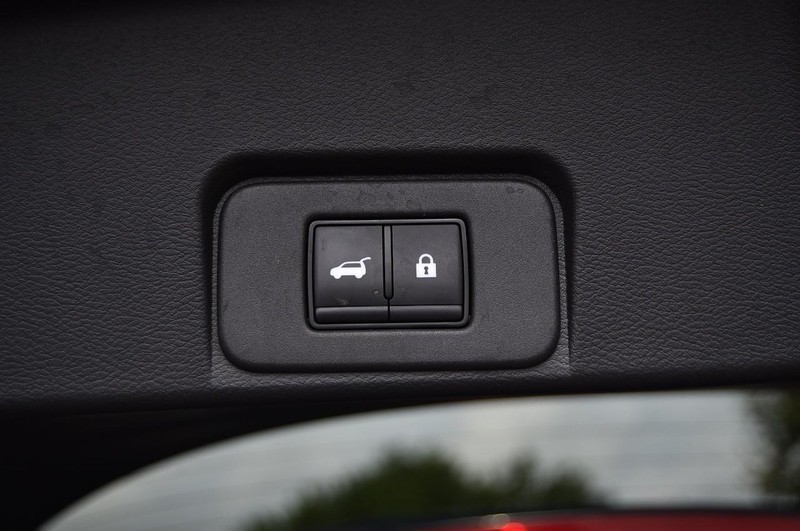 Nissan Rogue Vehicle Image 25