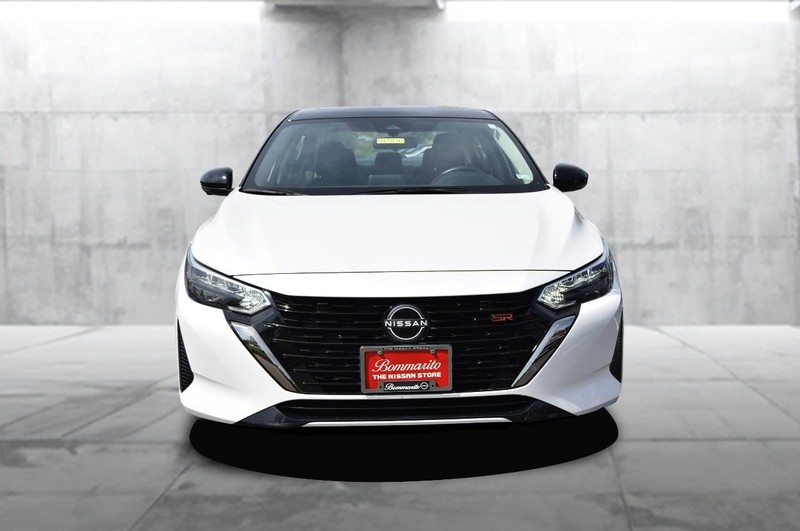 Nissan Sentra Vehicle Image 04