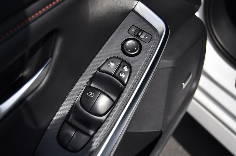 Nissan Sentra Vehicle Image 09