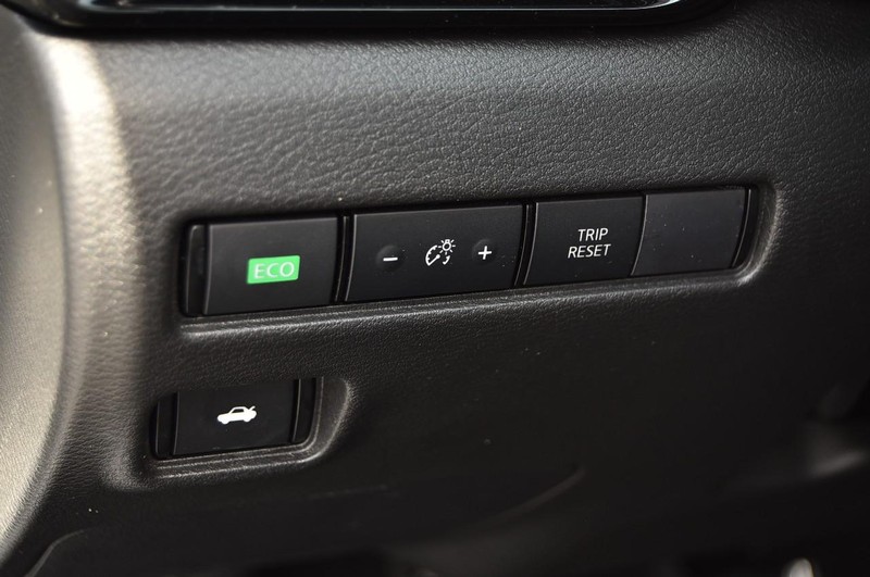 Nissan Sentra Vehicle Image 12