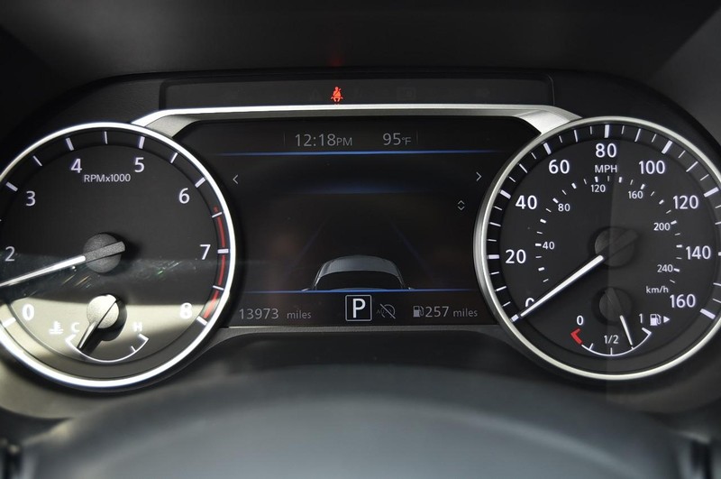 Nissan Sentra Vehicle Image 13