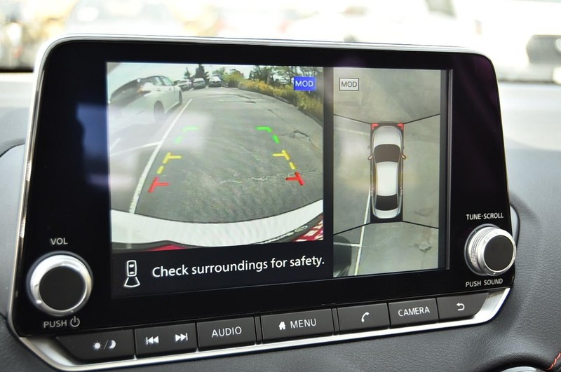 Nissan Sentra Vehicle Image 14