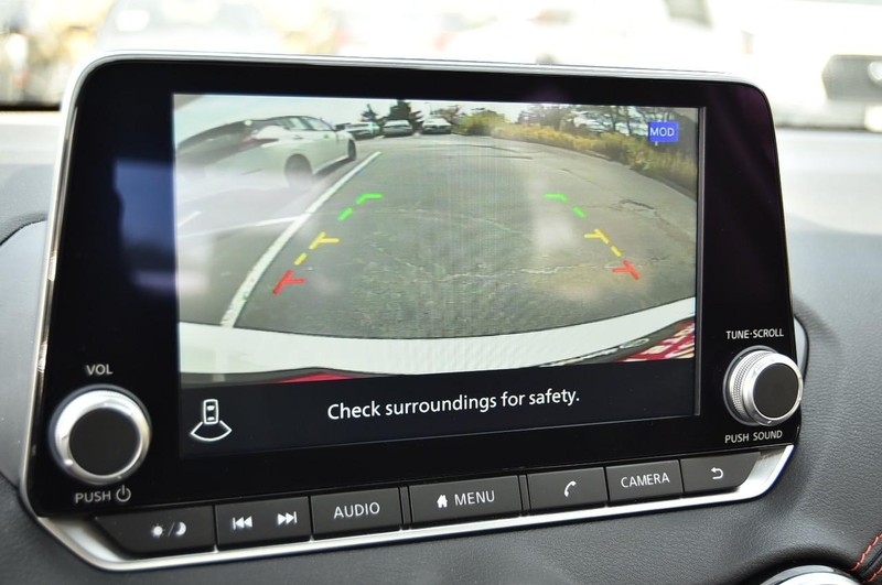 Nissan Sentra Vehicle Image 16