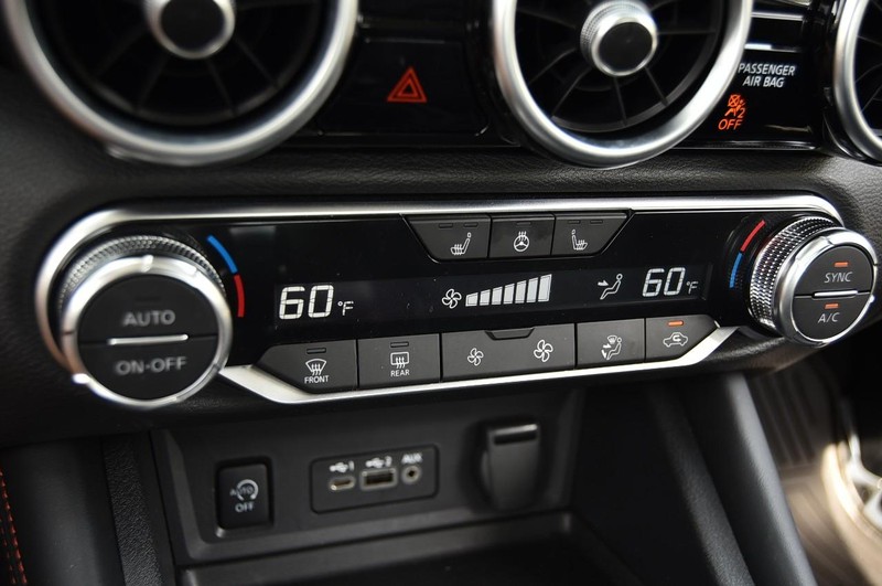 Nissan Sentra Vehicle Image 18