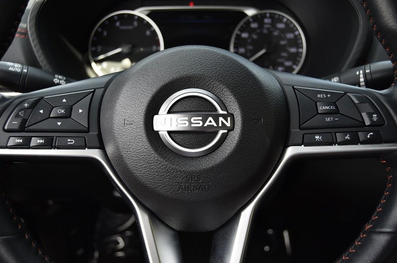 Nissan Sentra Vehicle Image 21