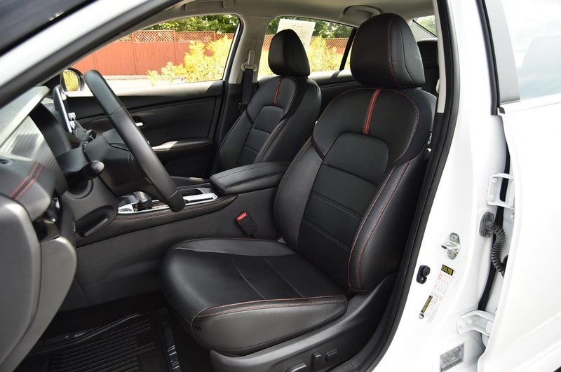 Nissan Sentra Vehicle Image 22