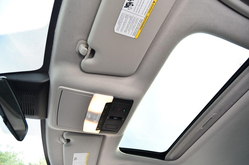 Nissan Sentra Vehicle Image 24