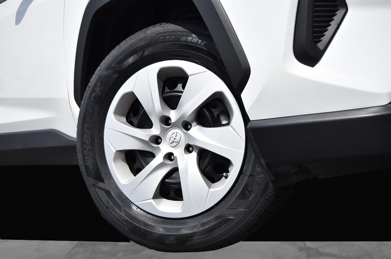 Toyota RAV4 Vehicle Image 03
