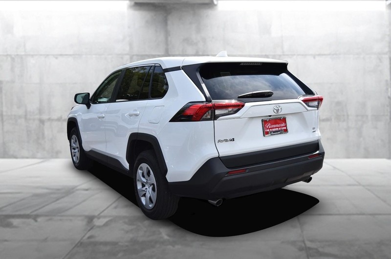 Toyota RAV4 Vehicle Image 07